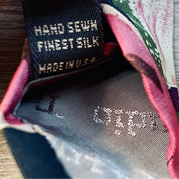 Vintage Talbott Studio for Nordstrom Hand Sewn Fine Silk Tie Made in USA - Picture 5 of 6